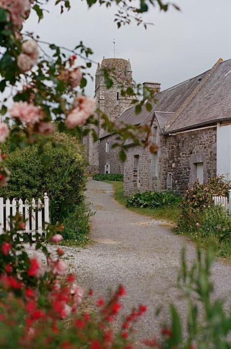 Au 3 La Cour A Tot Villa Regneville-sur-Mer Exterior photo